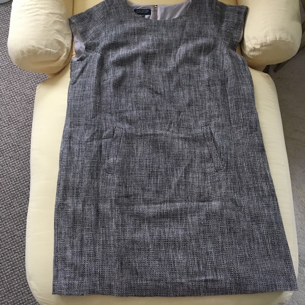 Jones New York women’s shift dress.